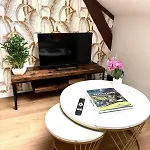 La Mansarde - Cosy De 2 شقة Montluçon